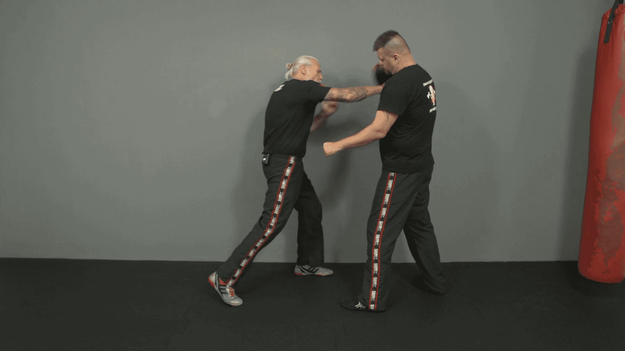 Start the fight - with "Cup" Exercise 04 (with check pad work)