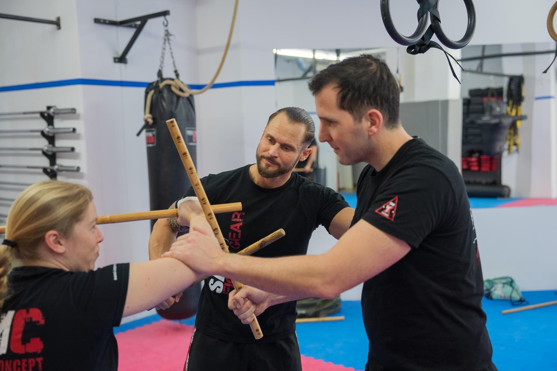 Entrenamiento con bastón en un seminario SAMI